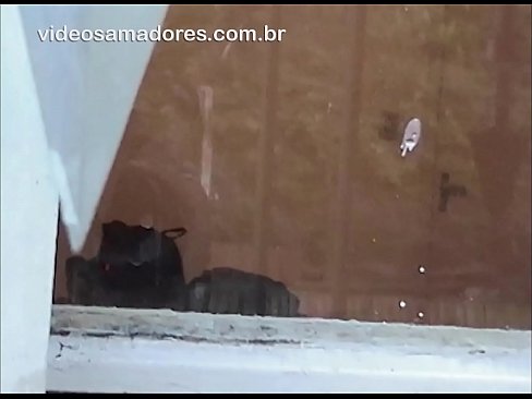 ❤️ Mutum mai katsawa yana kallon budurwarsa tare da wani saurayi, yana yin rikodin bidiyo mai ban tsoro ba tare da damun ma'auratan ba Jima'i ❌❤